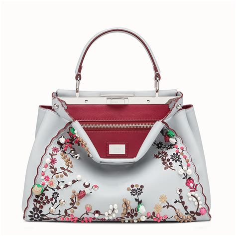 peekaboo fendi donna storia|Peekaboo borsa Fendi: regular e mini, storia e prezzo .